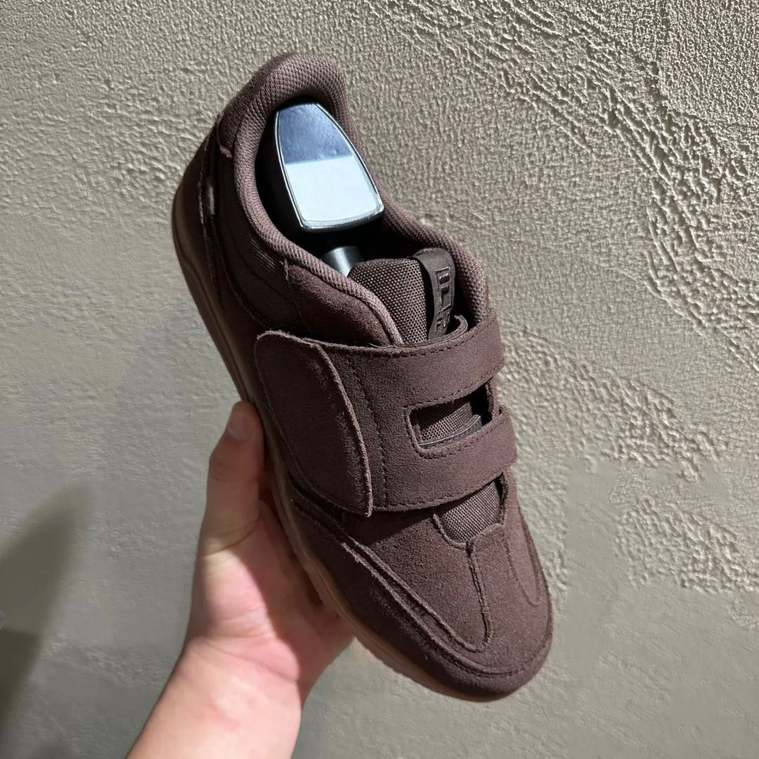Sepatu Sneakers Retro dengan T - Velcro Hook Loop ulasan dan harga