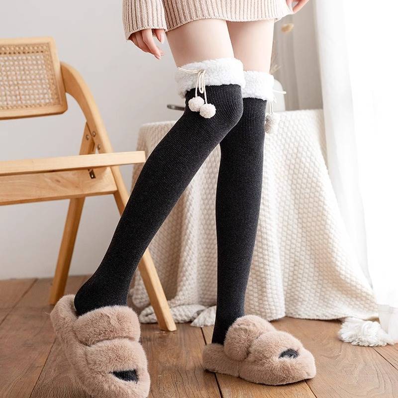 Kaos Kaki Panjang Di Atas Lutu - Thermoplastic Pellet ulasan dan harga